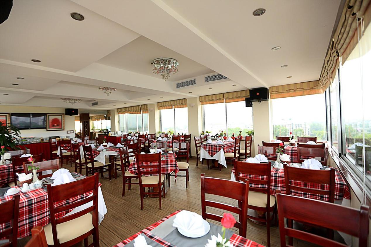 Moon View Hotel - 65 Cua Bac - By Bay Luxury Hanoi Buitenkant foto